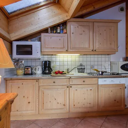 Les Drus118- 3br Alpine View Balcony & Parking For 6 - Happy